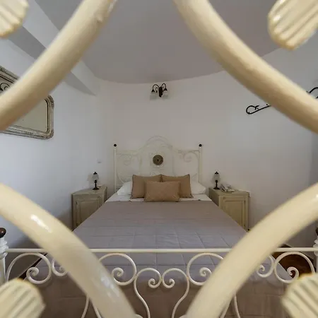 Smaro Aparthotel
